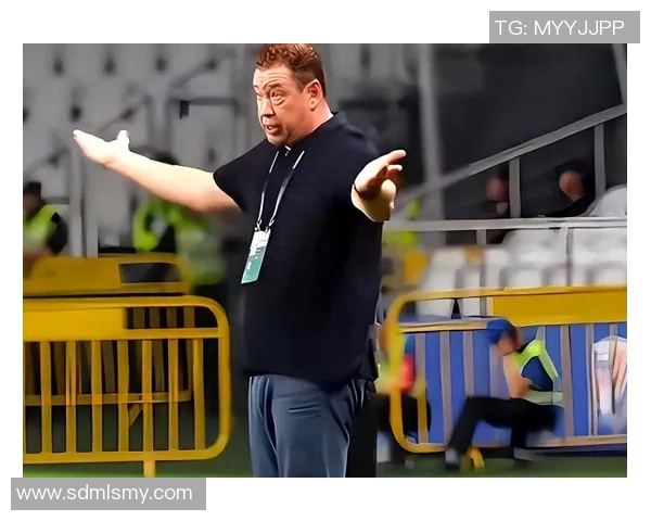 足球明星展现乒乓球技巧挑战极限引发球迷热议与欢笑